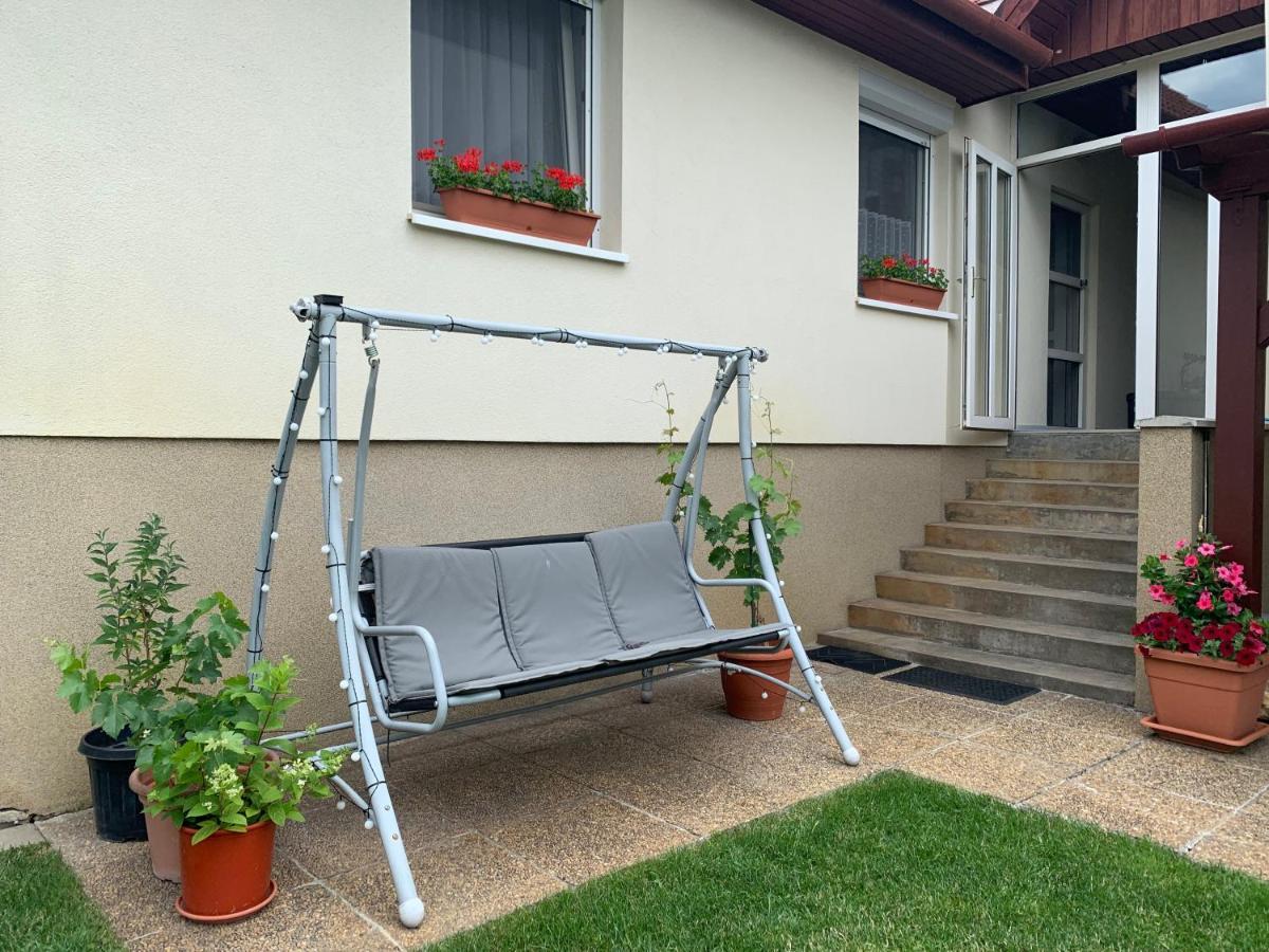 Apartman Tinasol Mosonmagyarovar Luaran gambar