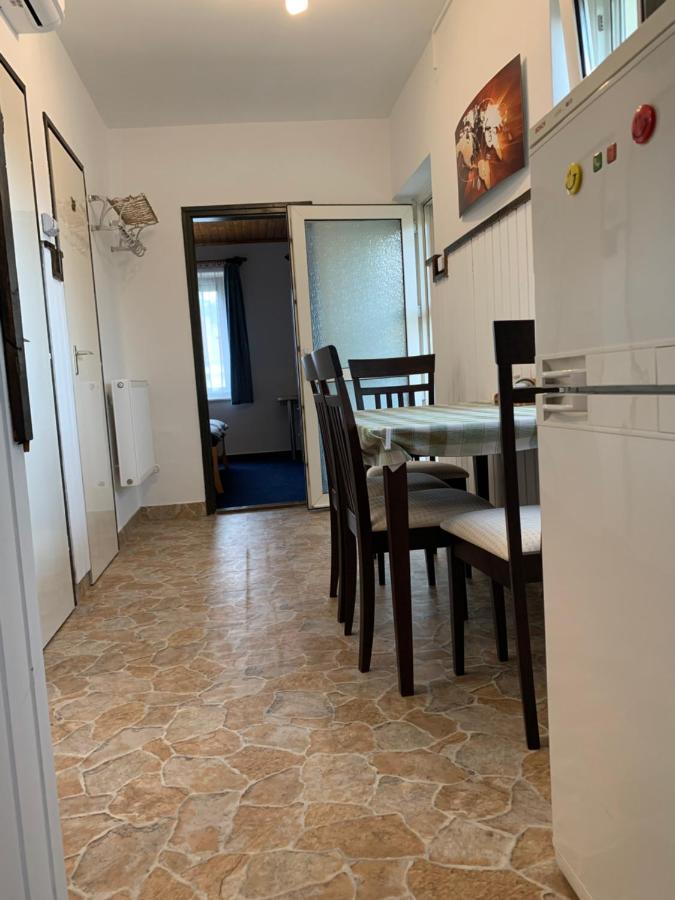 Apartman Tinasol Mosonmagyarovar Luaran gambar